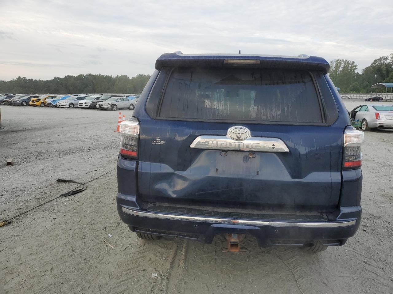 2018 Toyota 4Runner Sr5/Sr5 Premium - Image 6