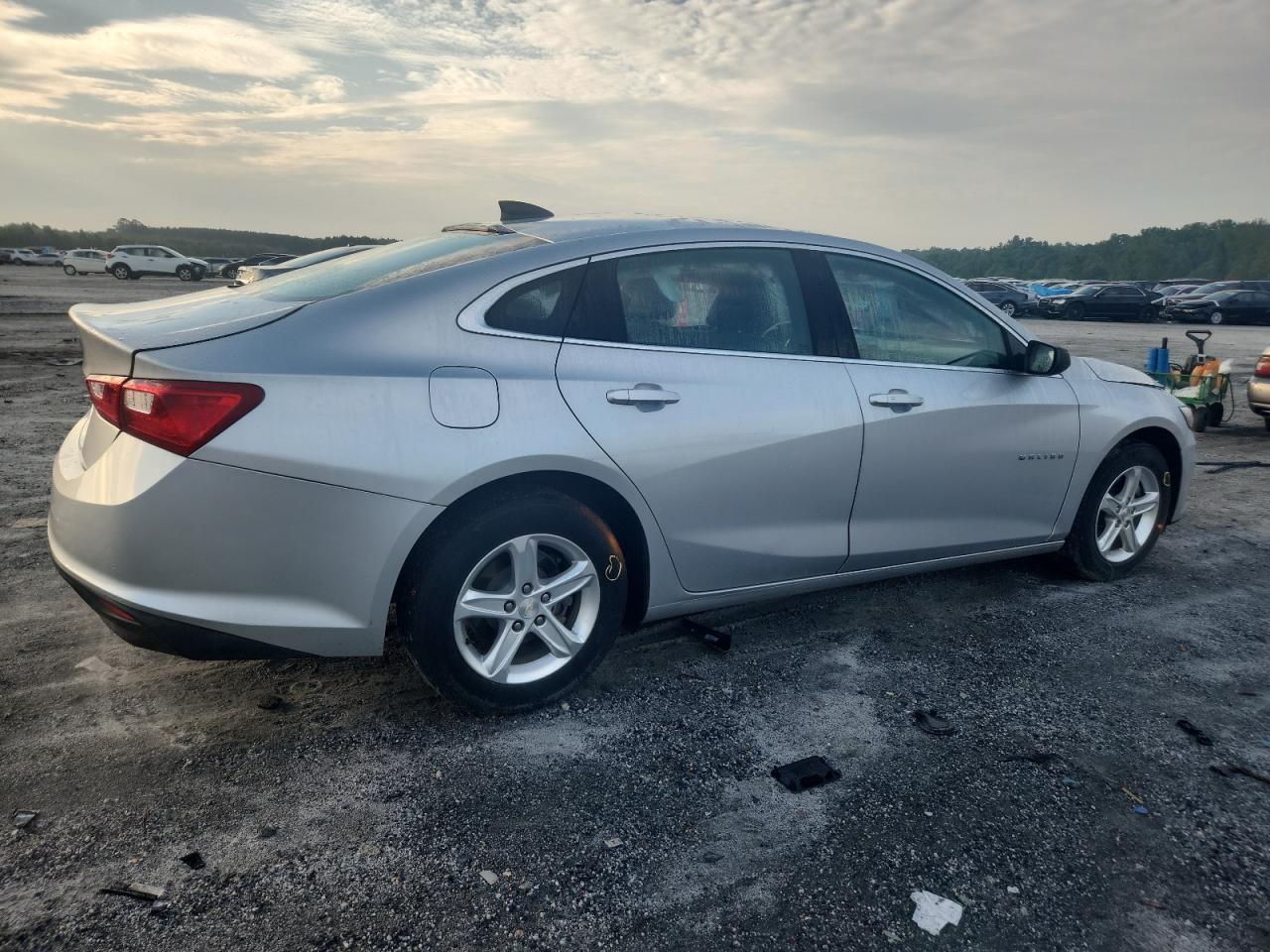 2021 Chevrolet Malibu Ls - Фото 3