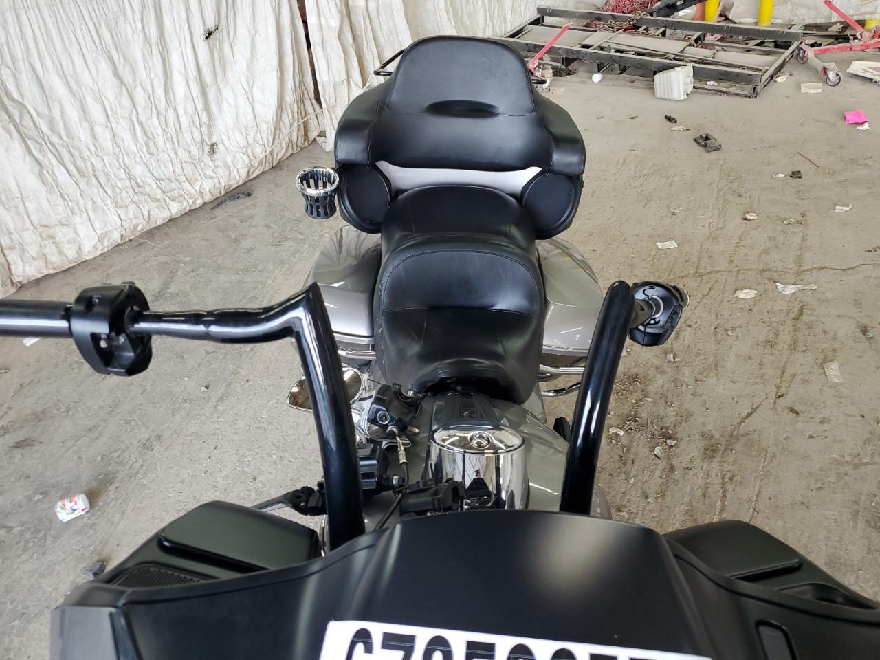 2017 Harley-Davidson Fltru - Image 5