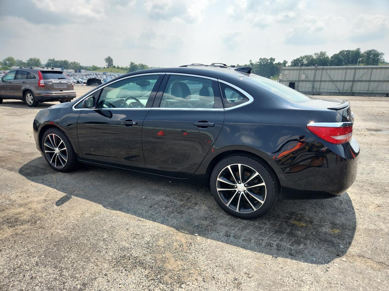 2016 Buick Verano Sport Touring - Фото 2