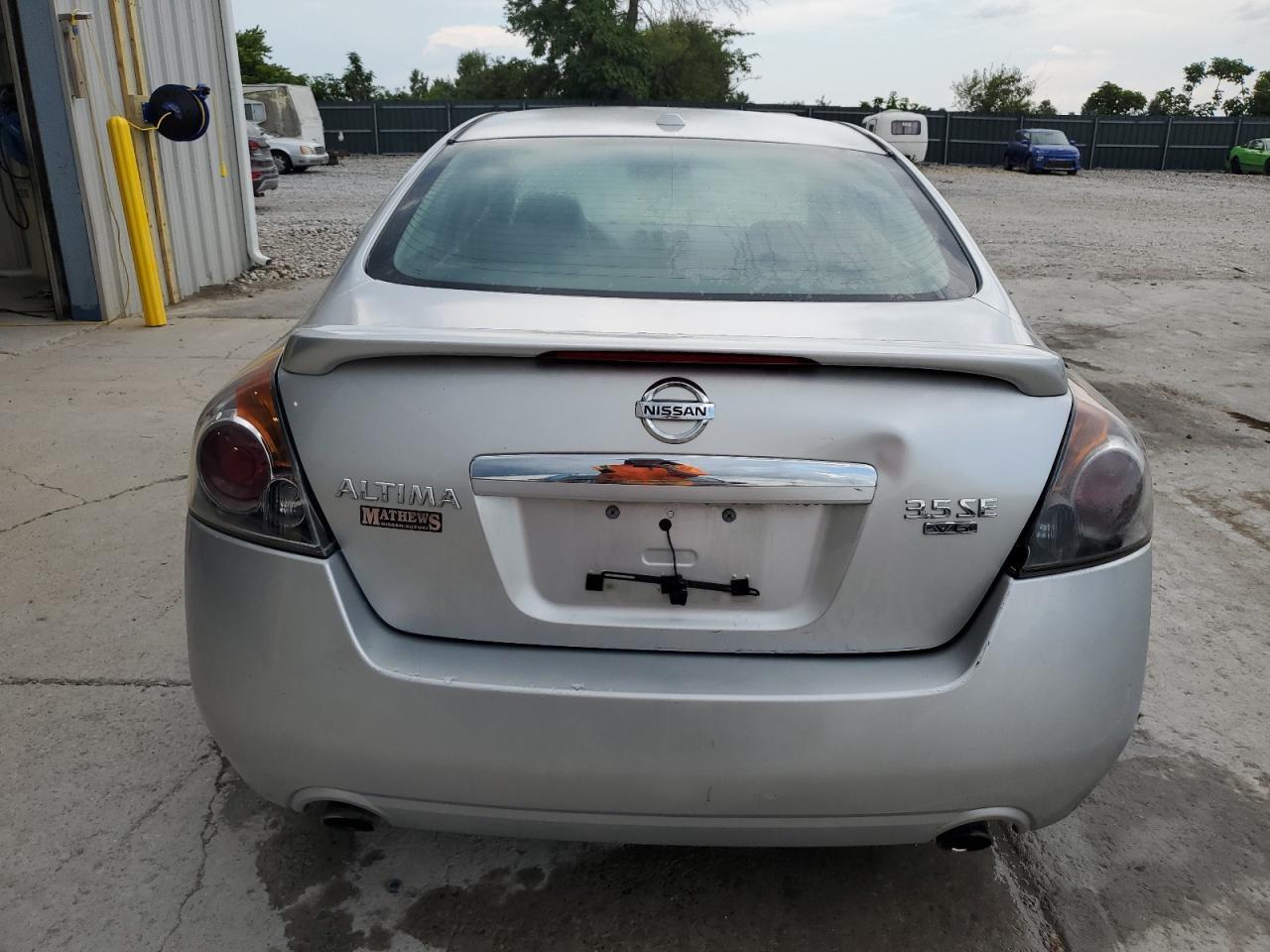 2009 Nissan Altima 3.5Se - Фото 6