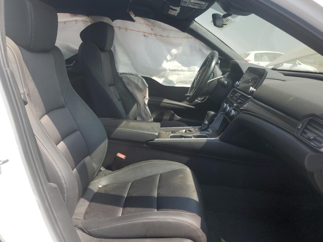 2022 Honda Accord Sport - Image 7