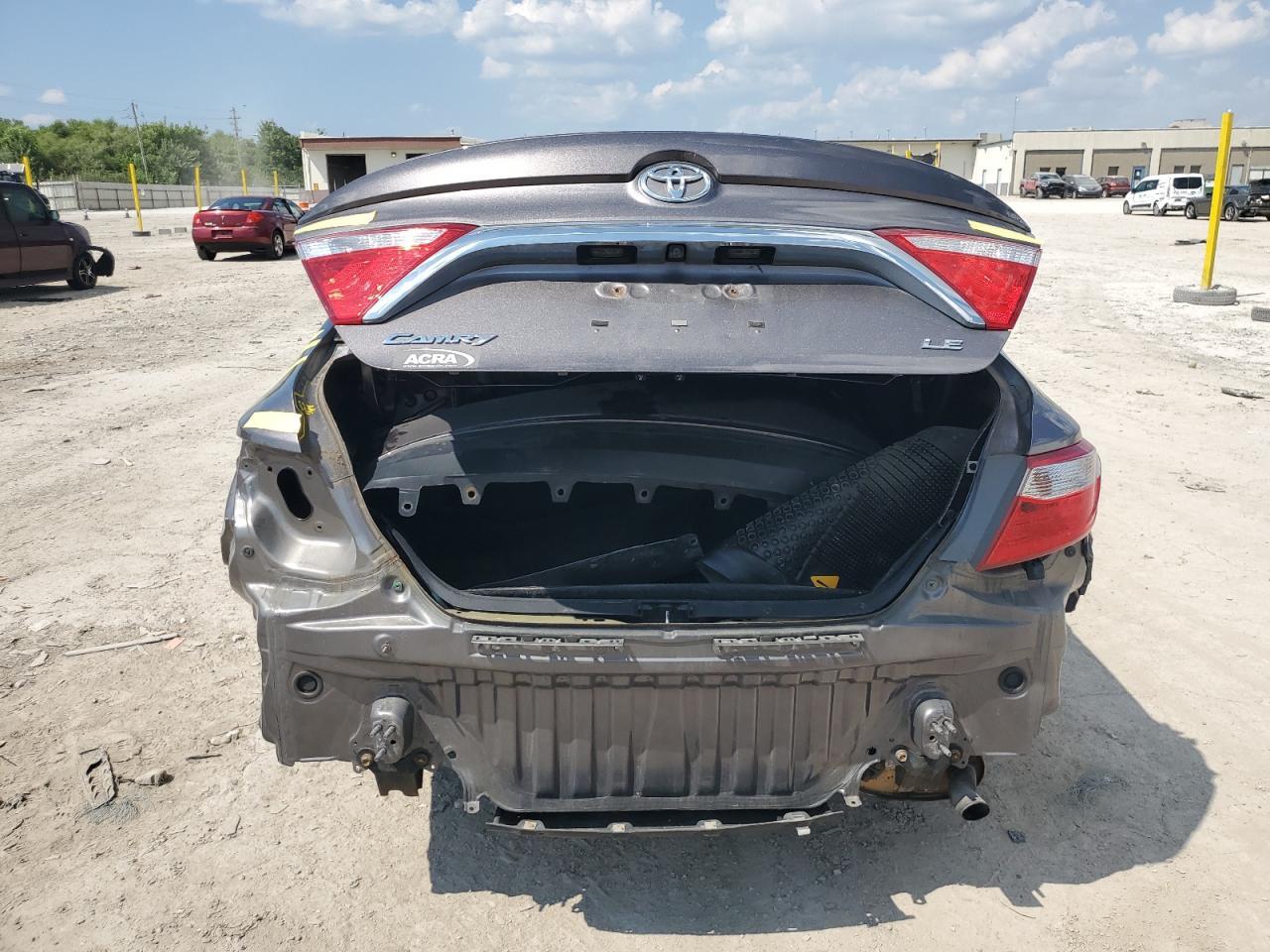 2017 Toyota Camry Le - Фото 6