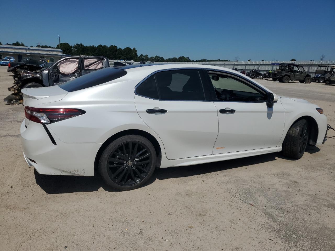 2021 Toyota Camry Xse - Фото 3