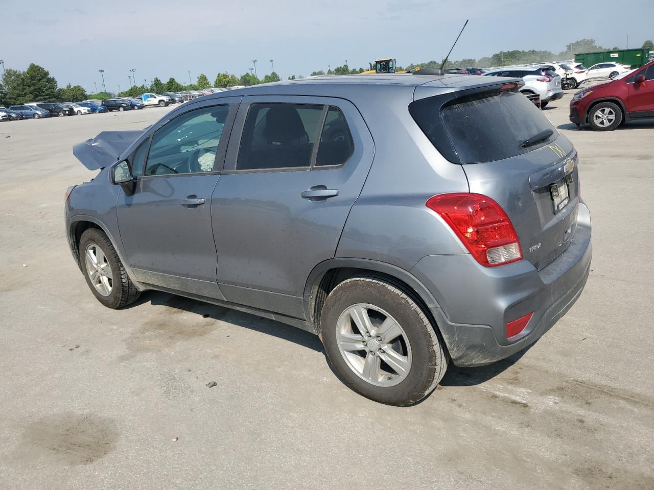 2022 Chevrolet Trax Ls - Image 2