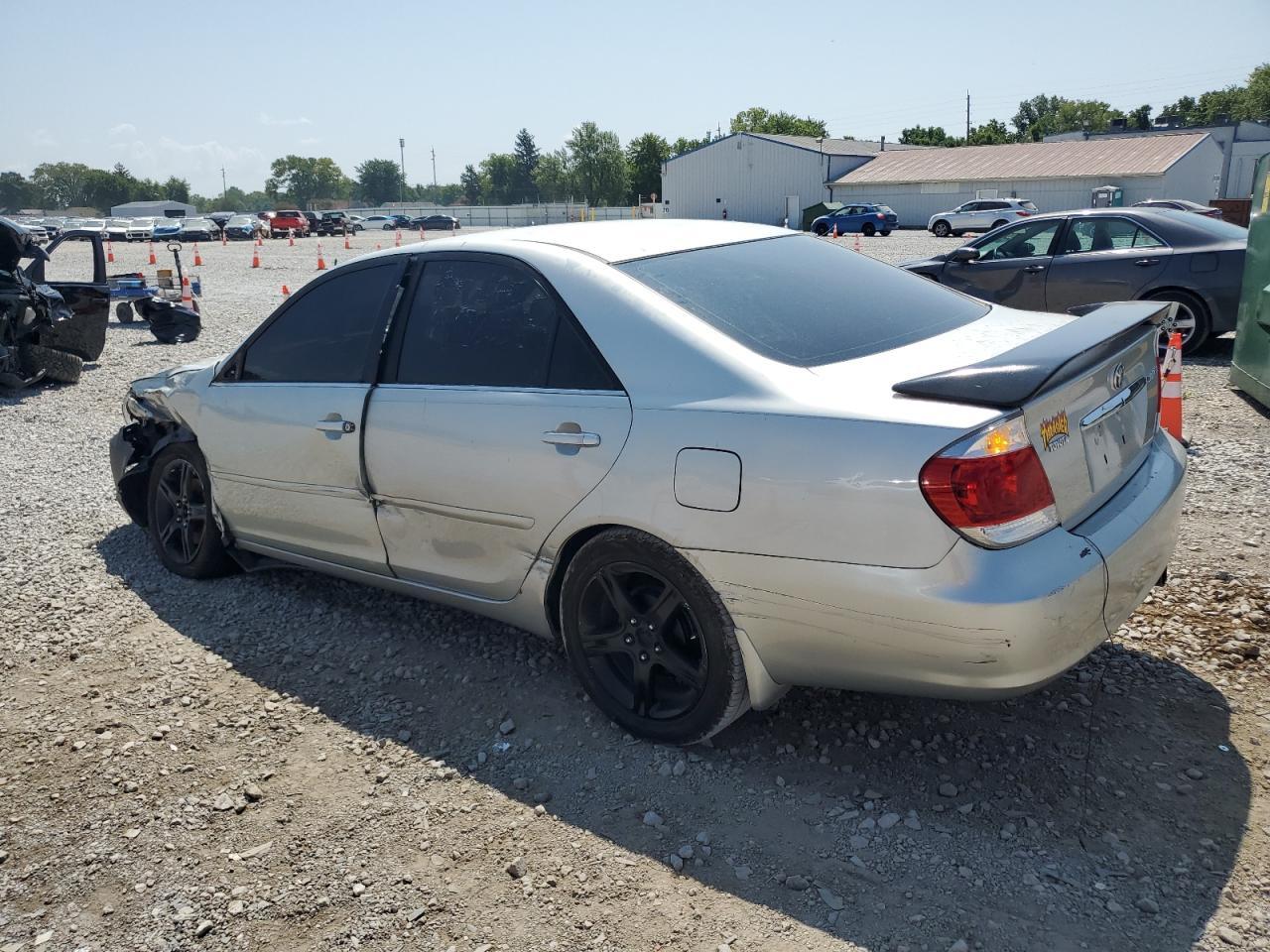 2005 Toyota Camry Le - Image 2