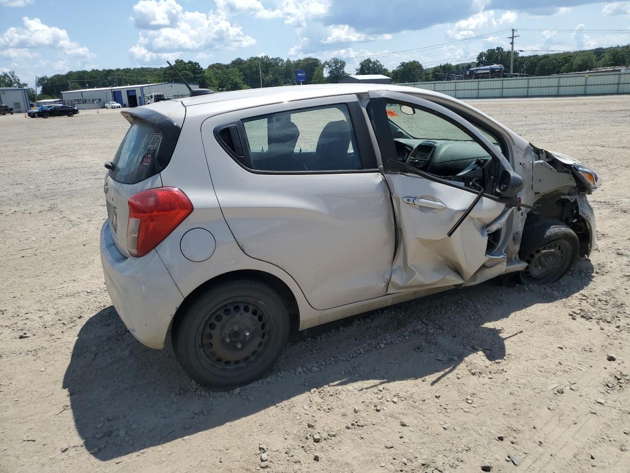 2020 Chevrolet Spark Ls - Фото 3