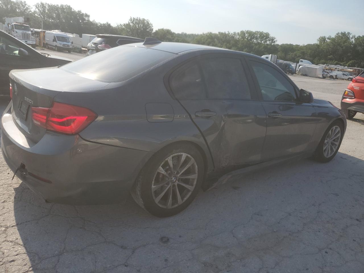 2017 BMW 320 Xi - Фото 3
