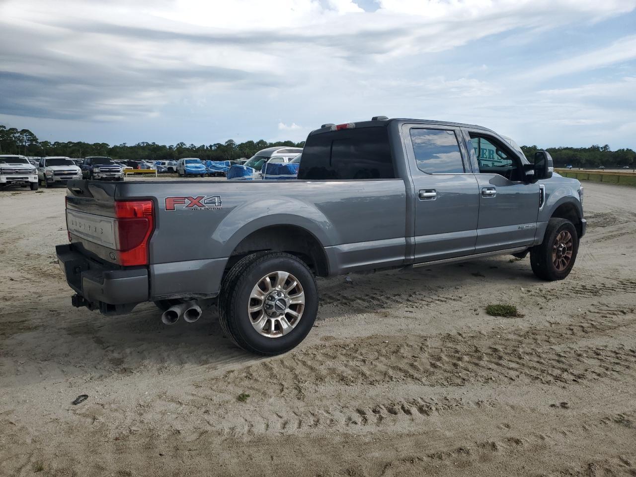 2022 Ford F350 Super Duty - Image 3