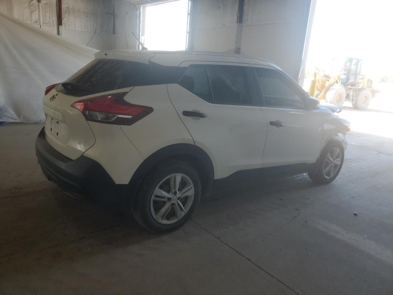 2018 Nissan Kicks S - Image 3