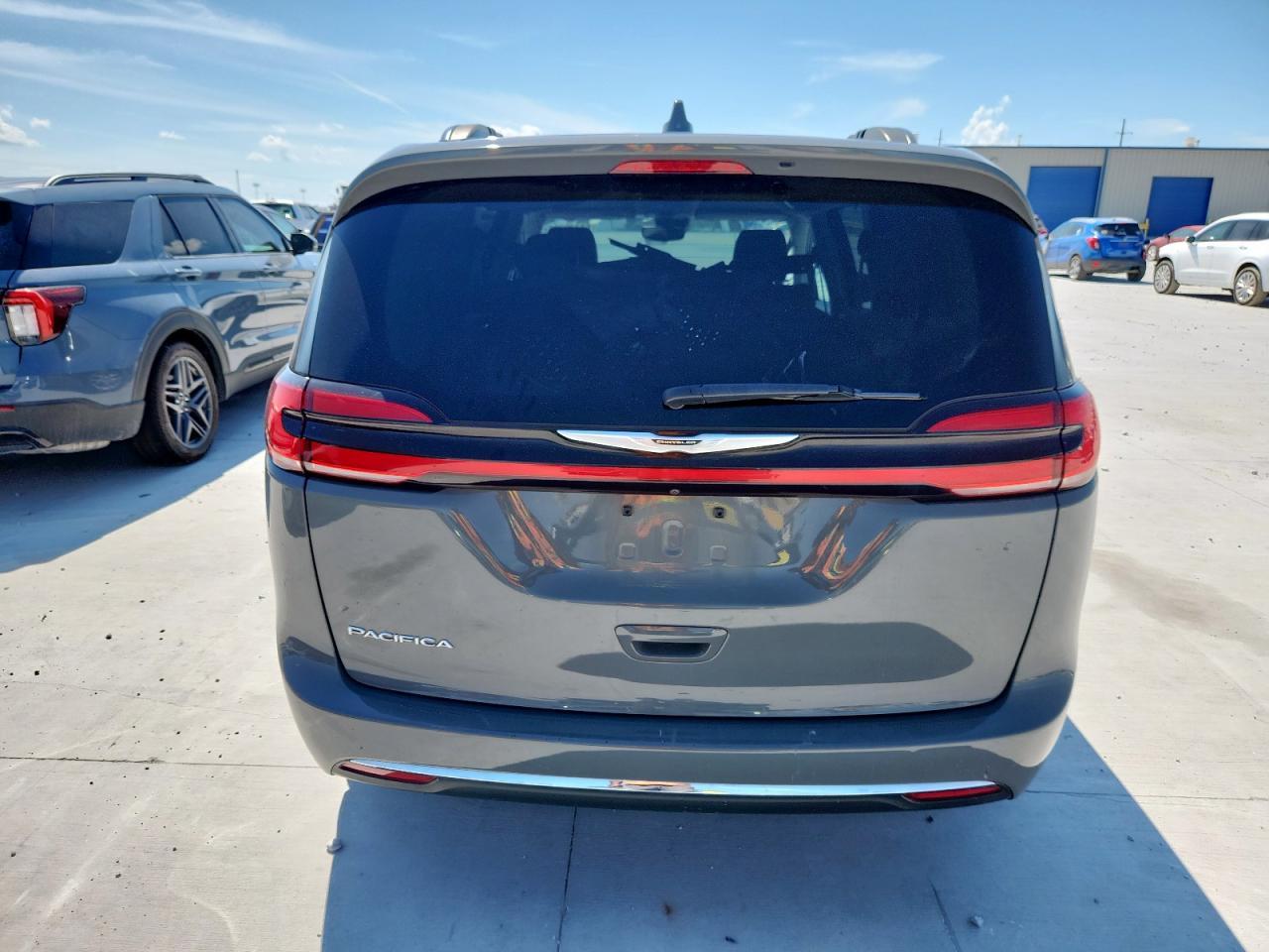 2022 Chrysler Pacifica Touring L - Фото 6