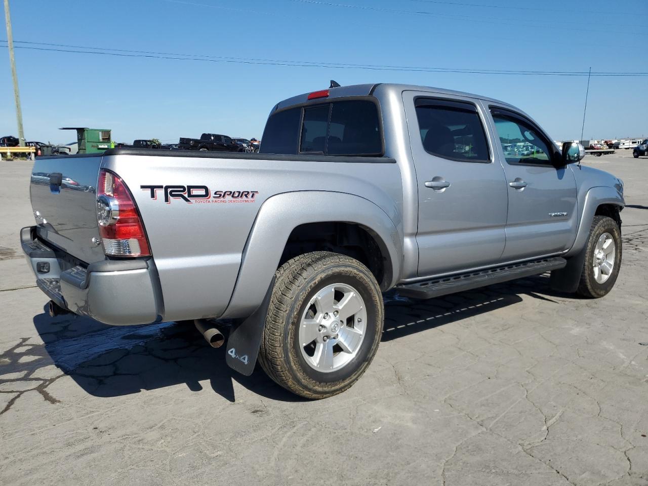2015 Toyota Tacoma Double Cab - Фото 3