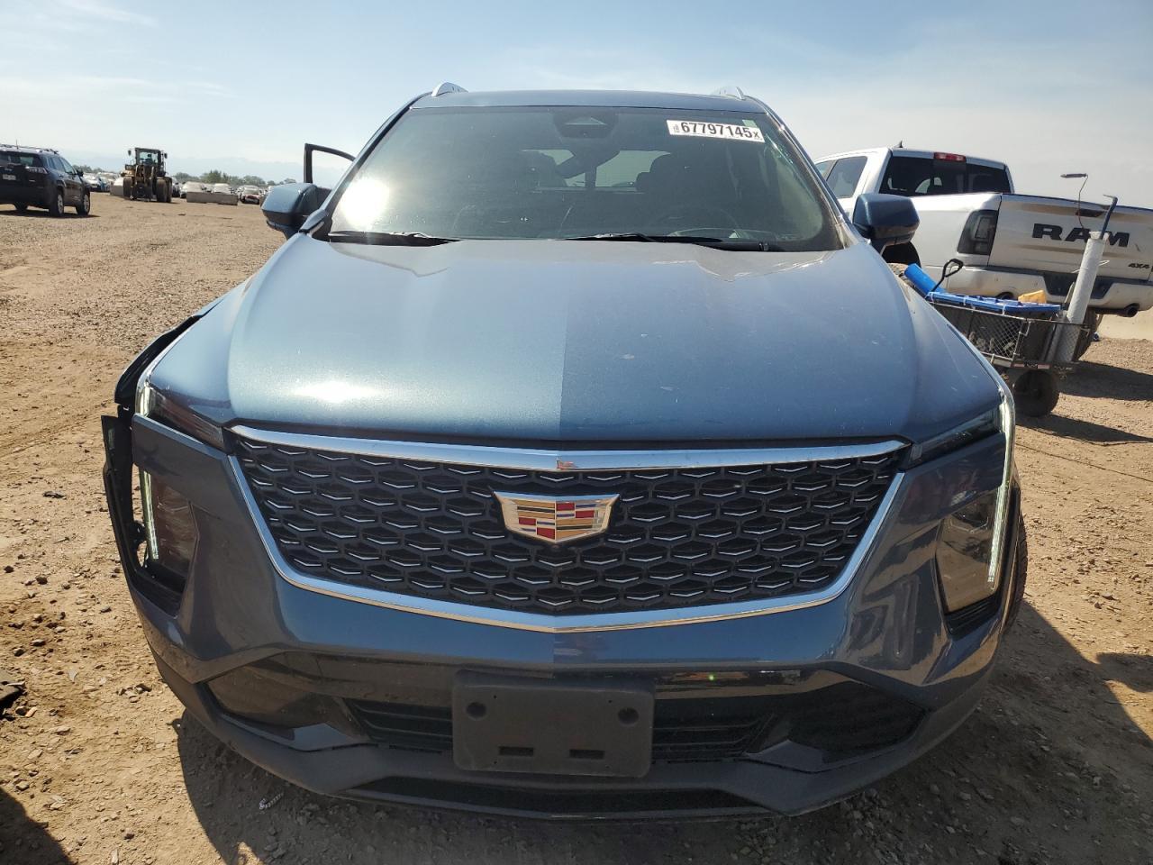 2024 Cadillac Xt4 Premium Luxury - Image 5