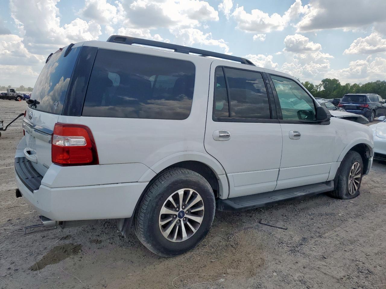2015 Ford Expedition Xlt - Image 3
