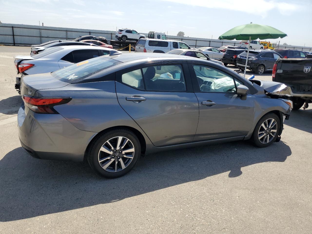 2022 Nissan Versa Sv - Image 3