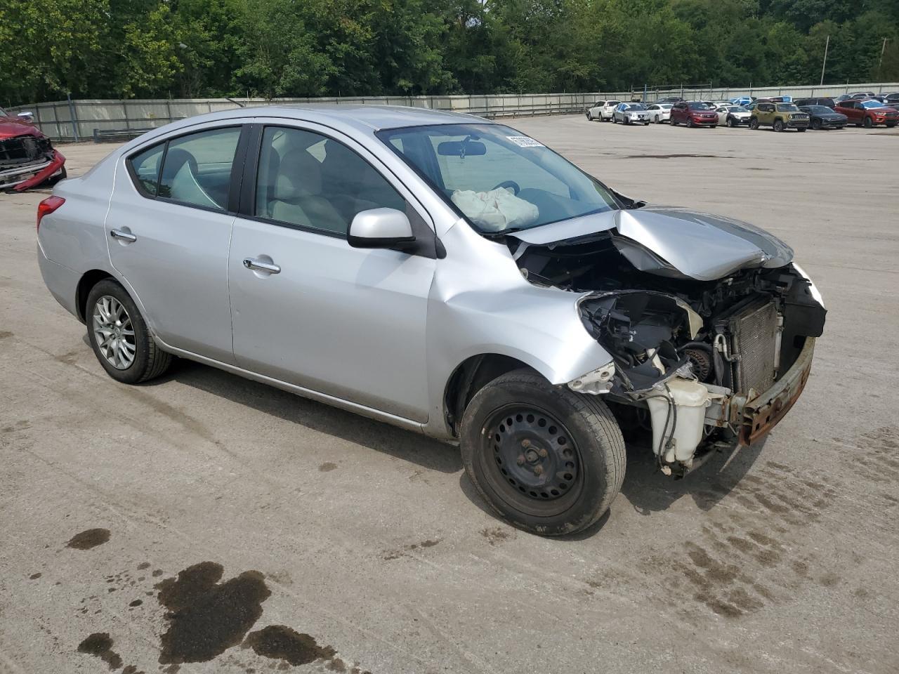 2012 Nissan Versa S - Фото 4