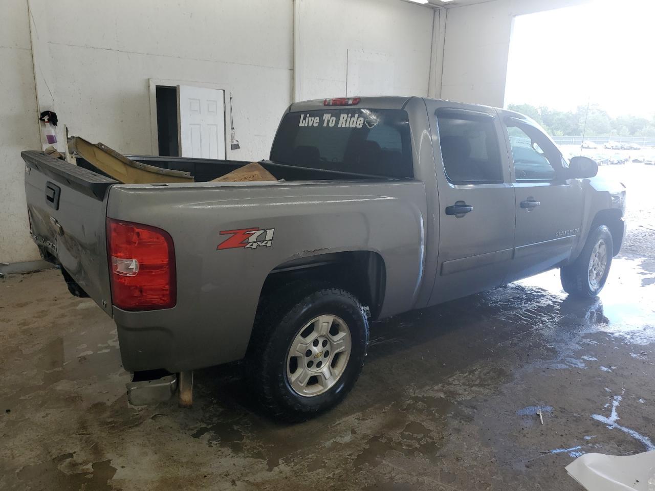 2007 Chevrolet Silverado K1500 Crew Cab - Image 3