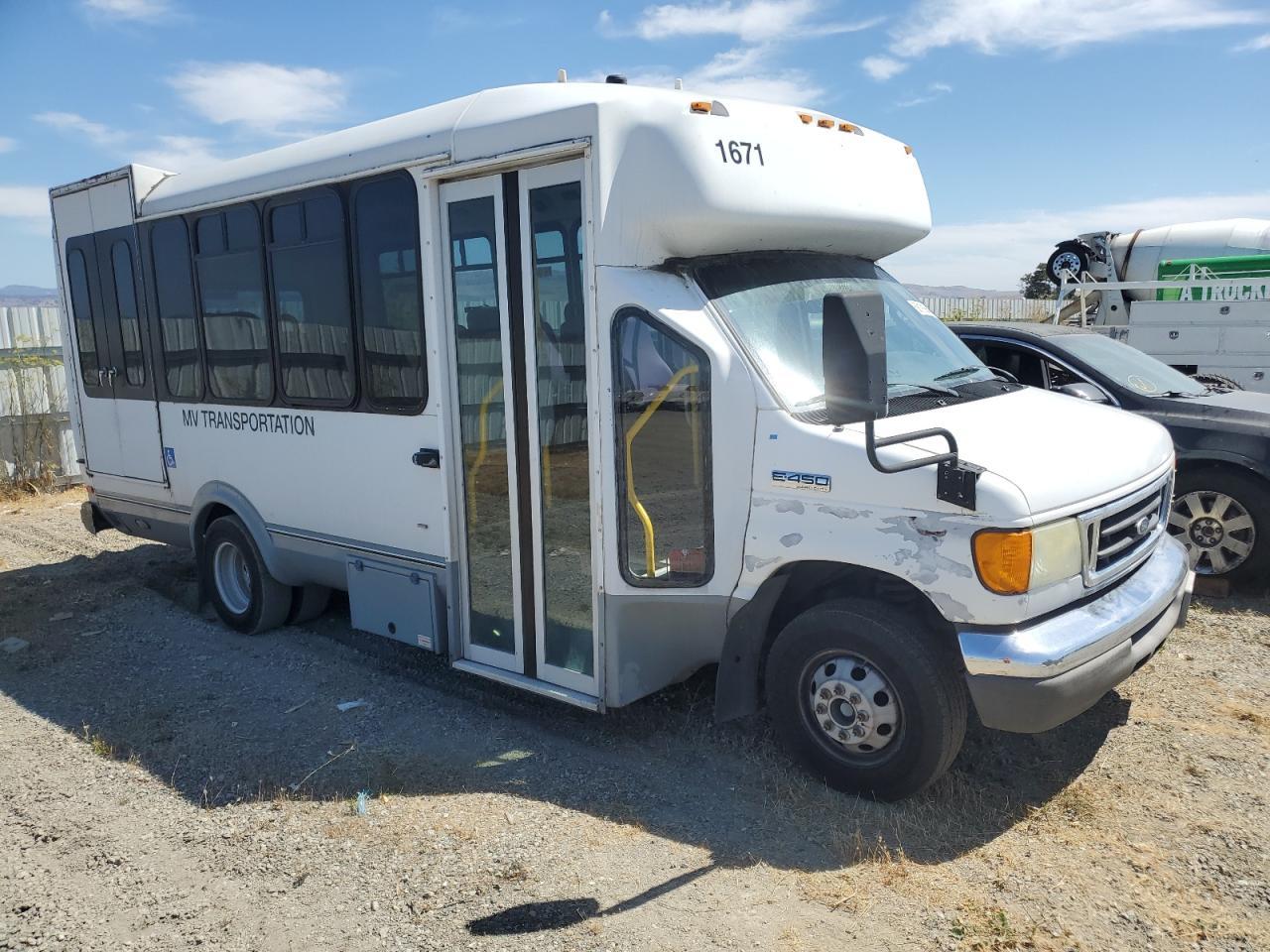2007 Ford Econoline - Transit Vehicles Transit Bus - Фото 4