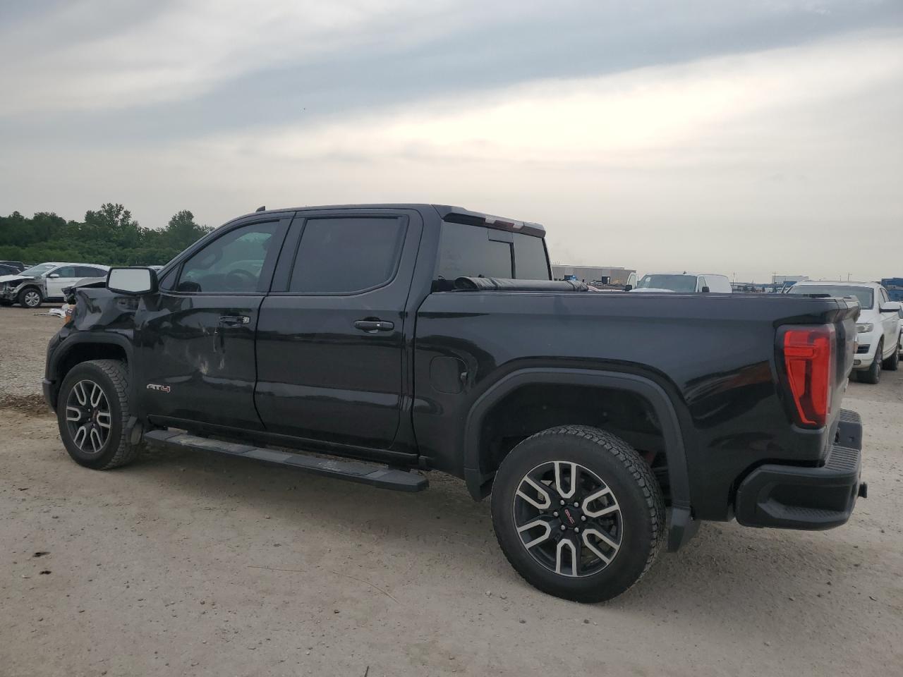 2019 GMC Sierra K1500 At4 - Фото 2