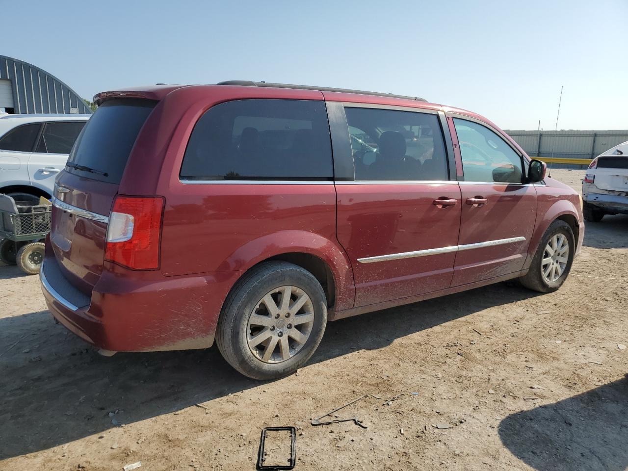 2013 Chrysler Town & Country Touring - Фото 3