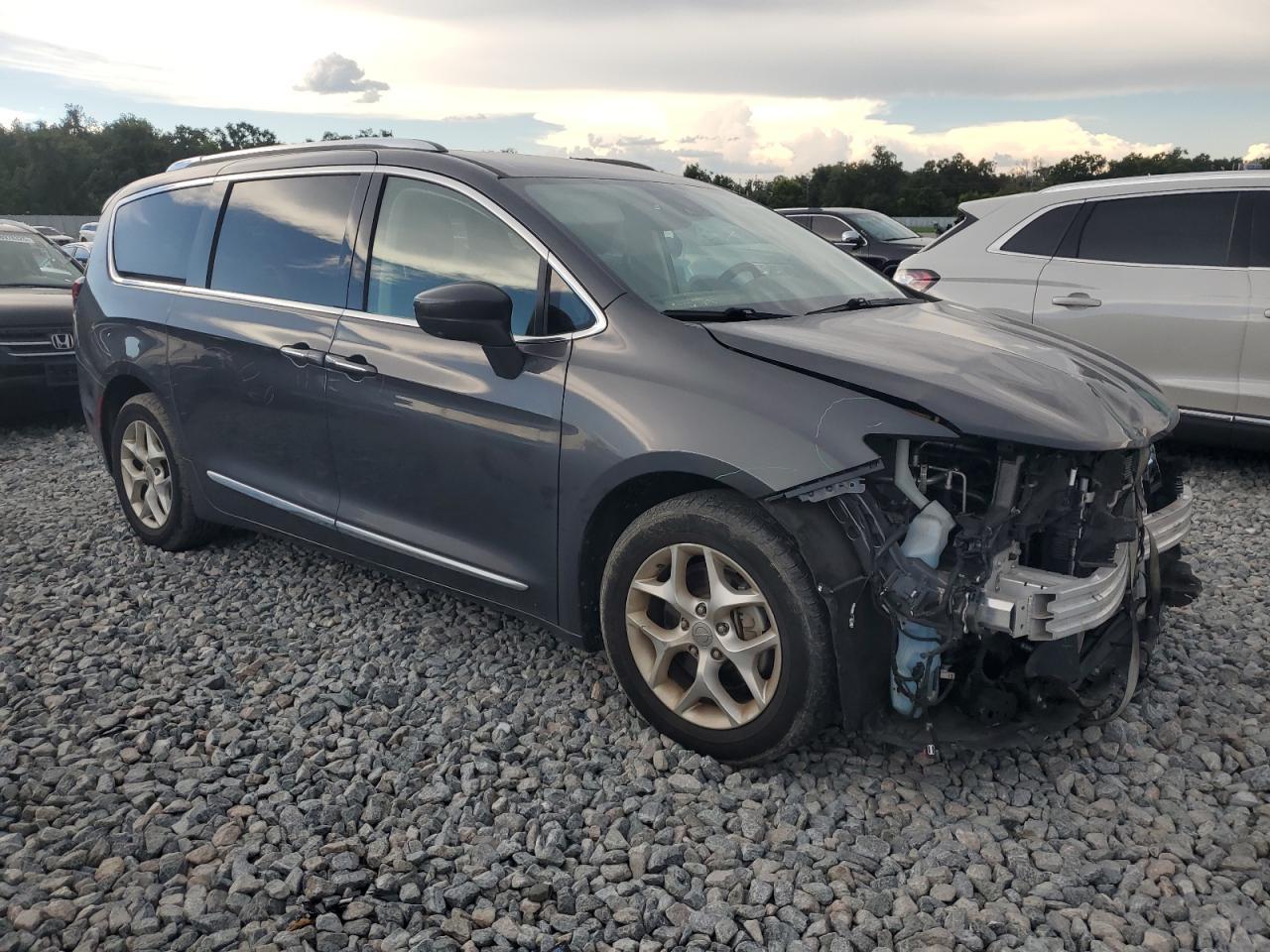 2020 Chrysler Pacifica Touring L Plus - Image 4