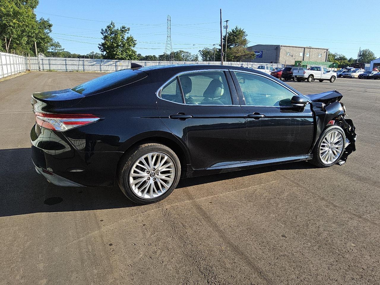 2018 Toyota Camry L - Фото 3