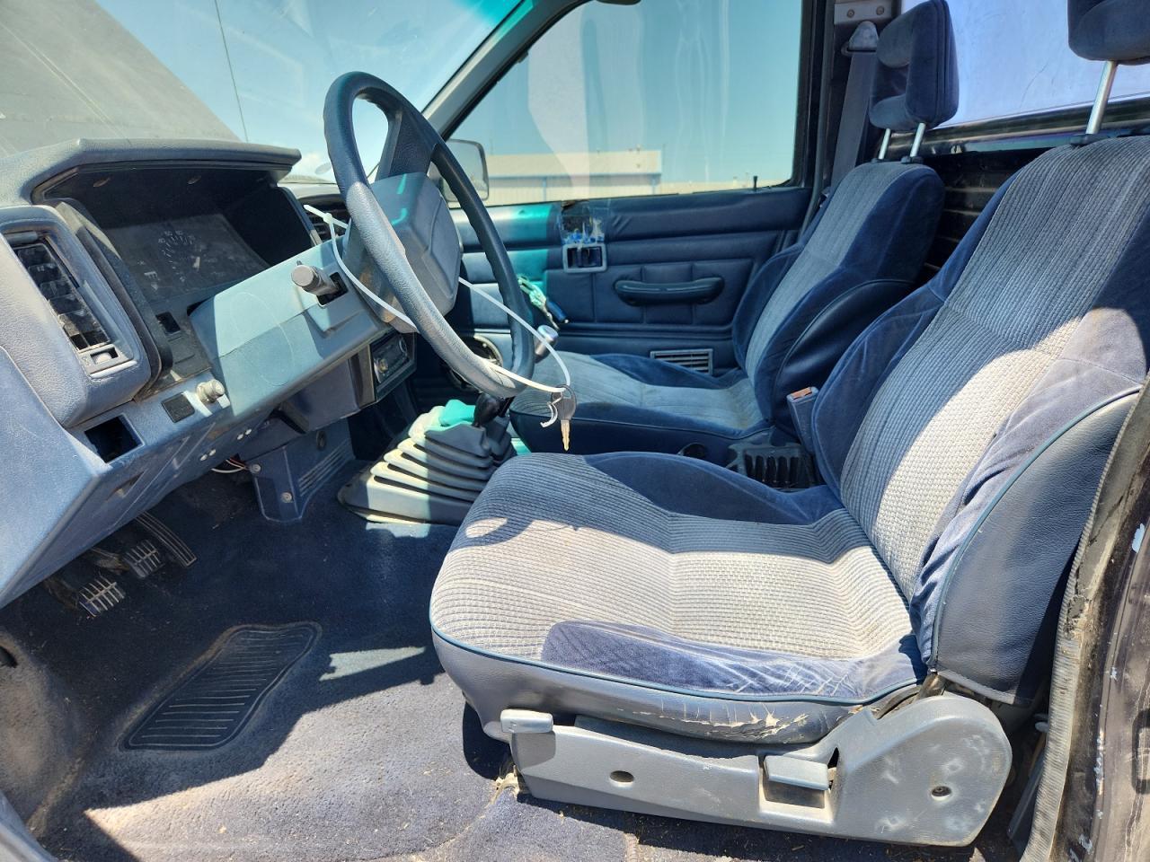 1990 Nissan D21 Short Bed - Фото 7