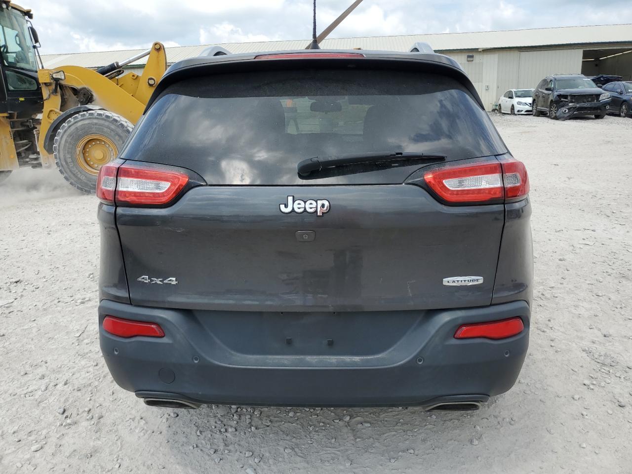 2016 Jeep Cherokee Latitude - Image 6
