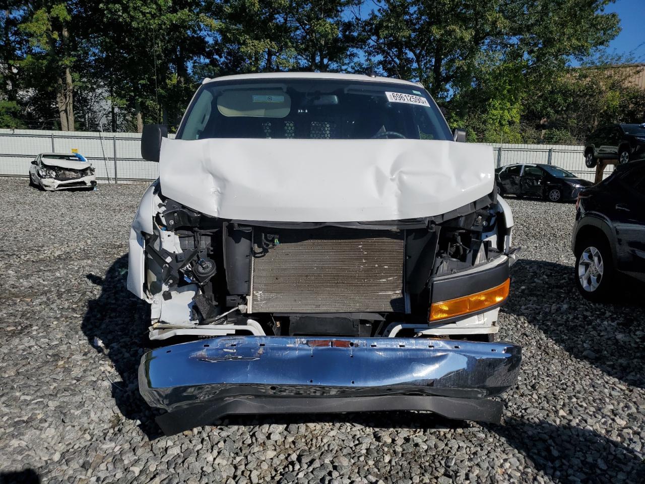 2023 GMC Savana G2500 - Фото 5