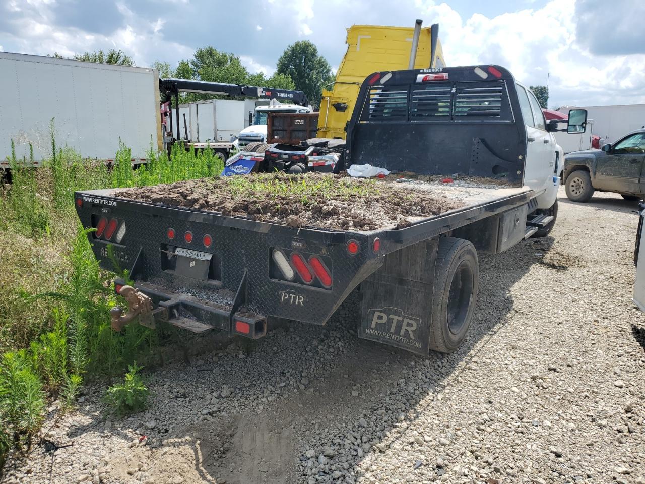 2022 Chevrolet Silverado Medium Duty - Image 3