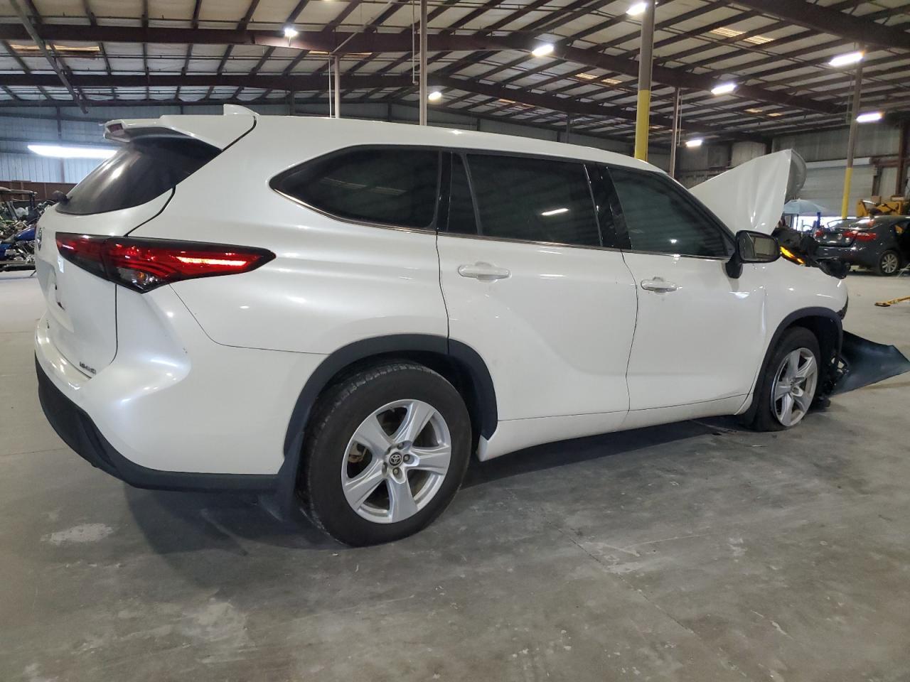 2021 Toyota Highlander L L - Image 3