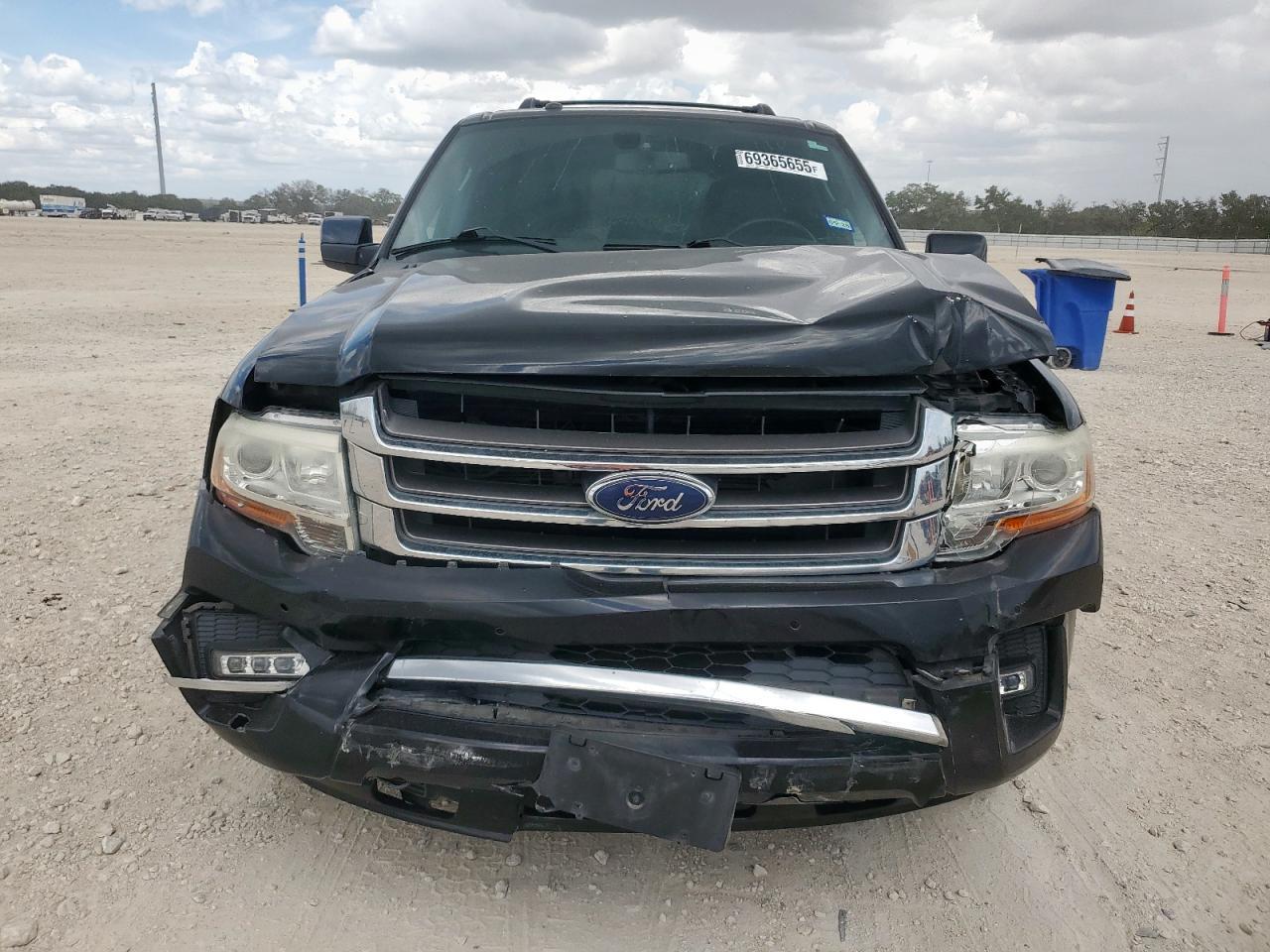 2016 Ford Expedition Limited - Image 5