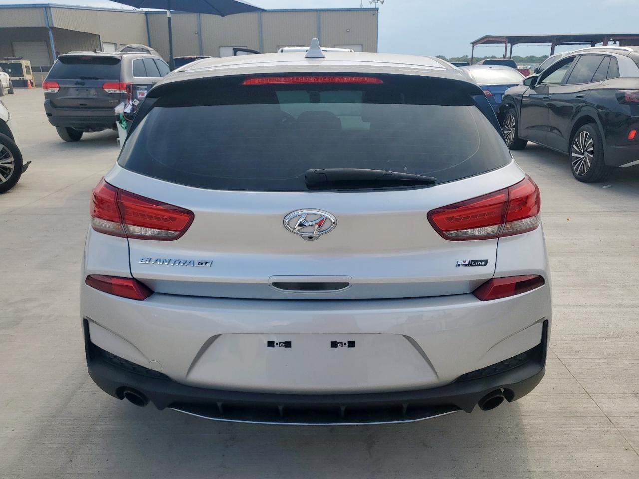 2019 Hyundai Elantra Gt N Line - Image 6