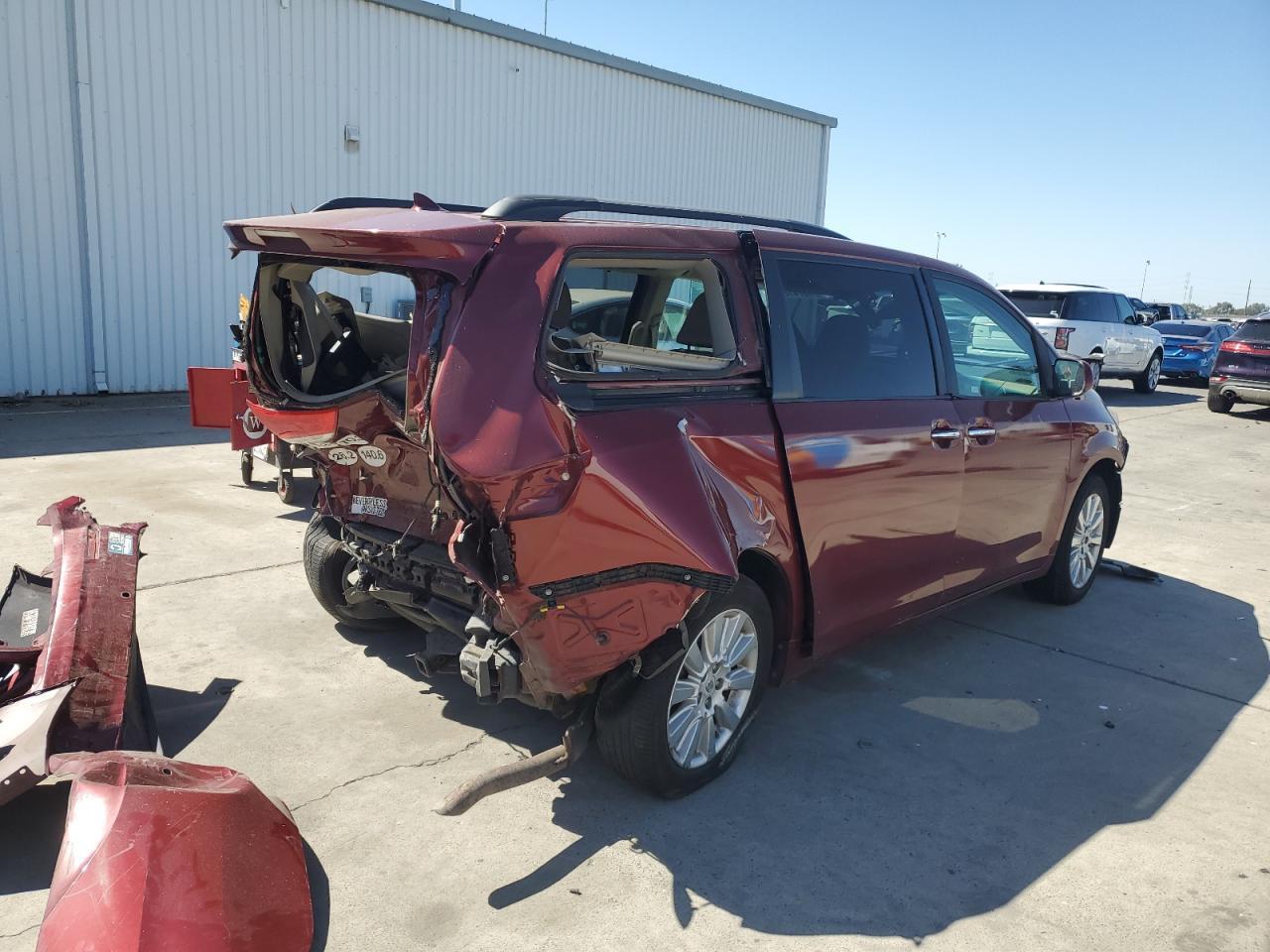 2011 Toyota Sienna Xle - Фото 3