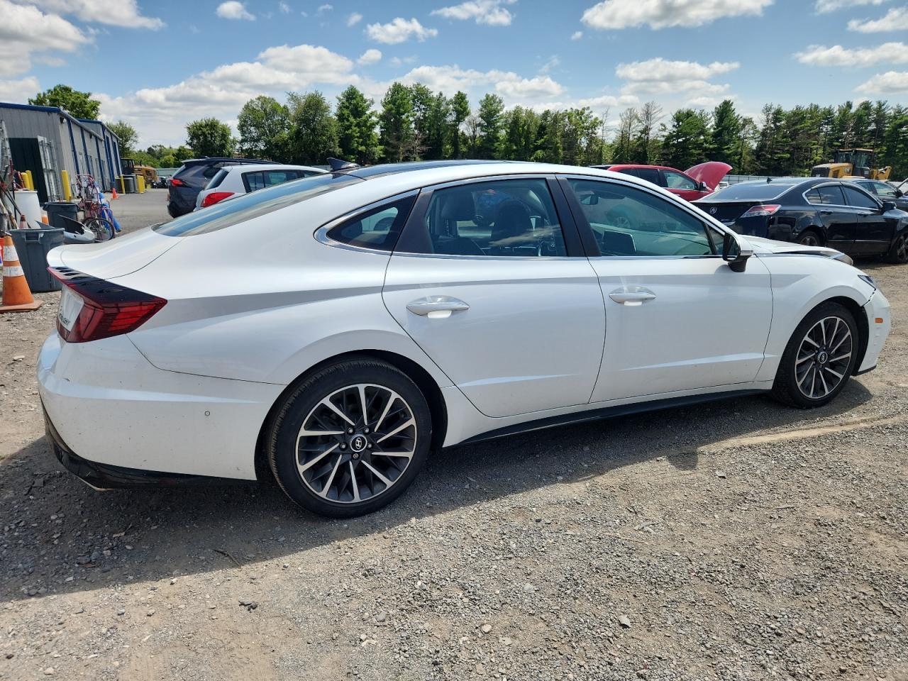 2022 Hyundai Sonata Limited - Image 3