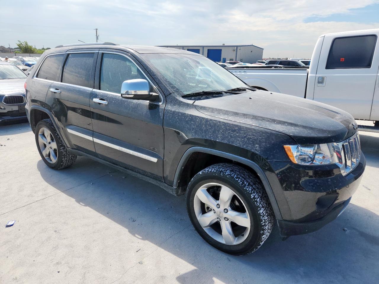 2013 Jeep Grand Cherokee Overland - Image 4