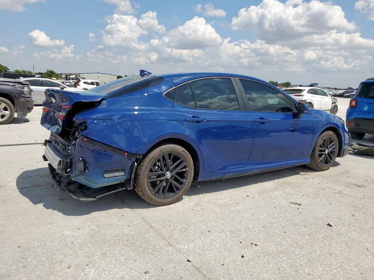 2025 Toyota Camry Xse - Фото 3