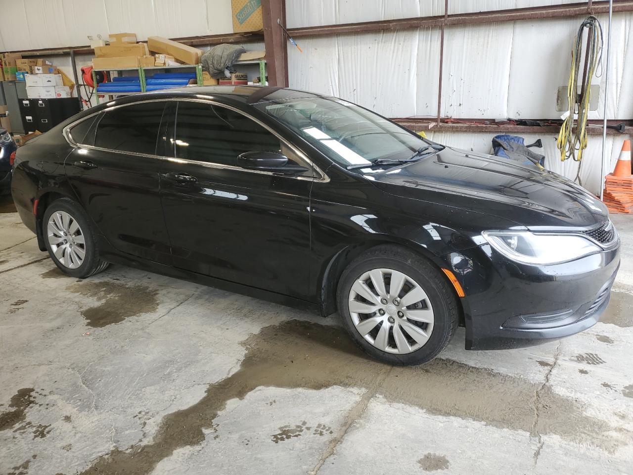 2016 Chrysler 200 Lx - Image 4