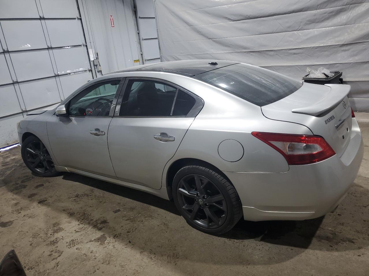 2010 Nissan Maxima S - Image 2