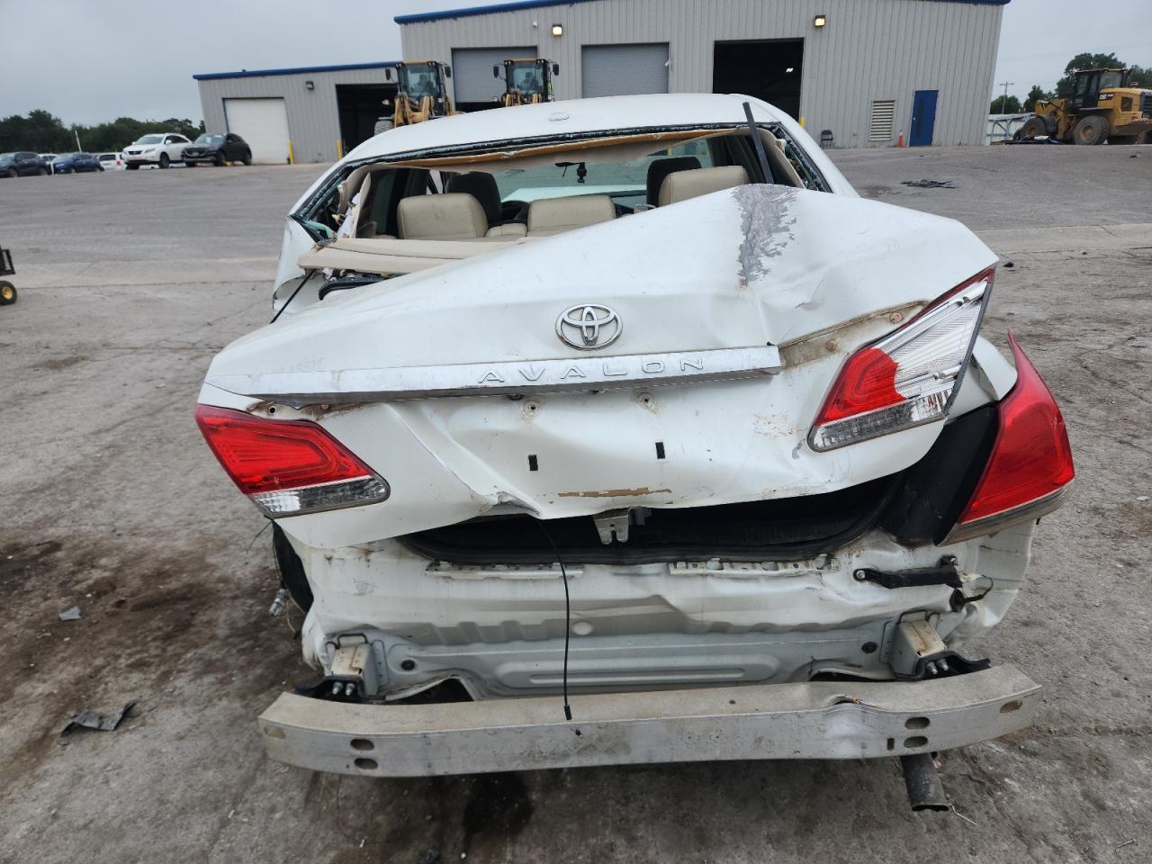2011 Toyota Avalon Base - Фото 6