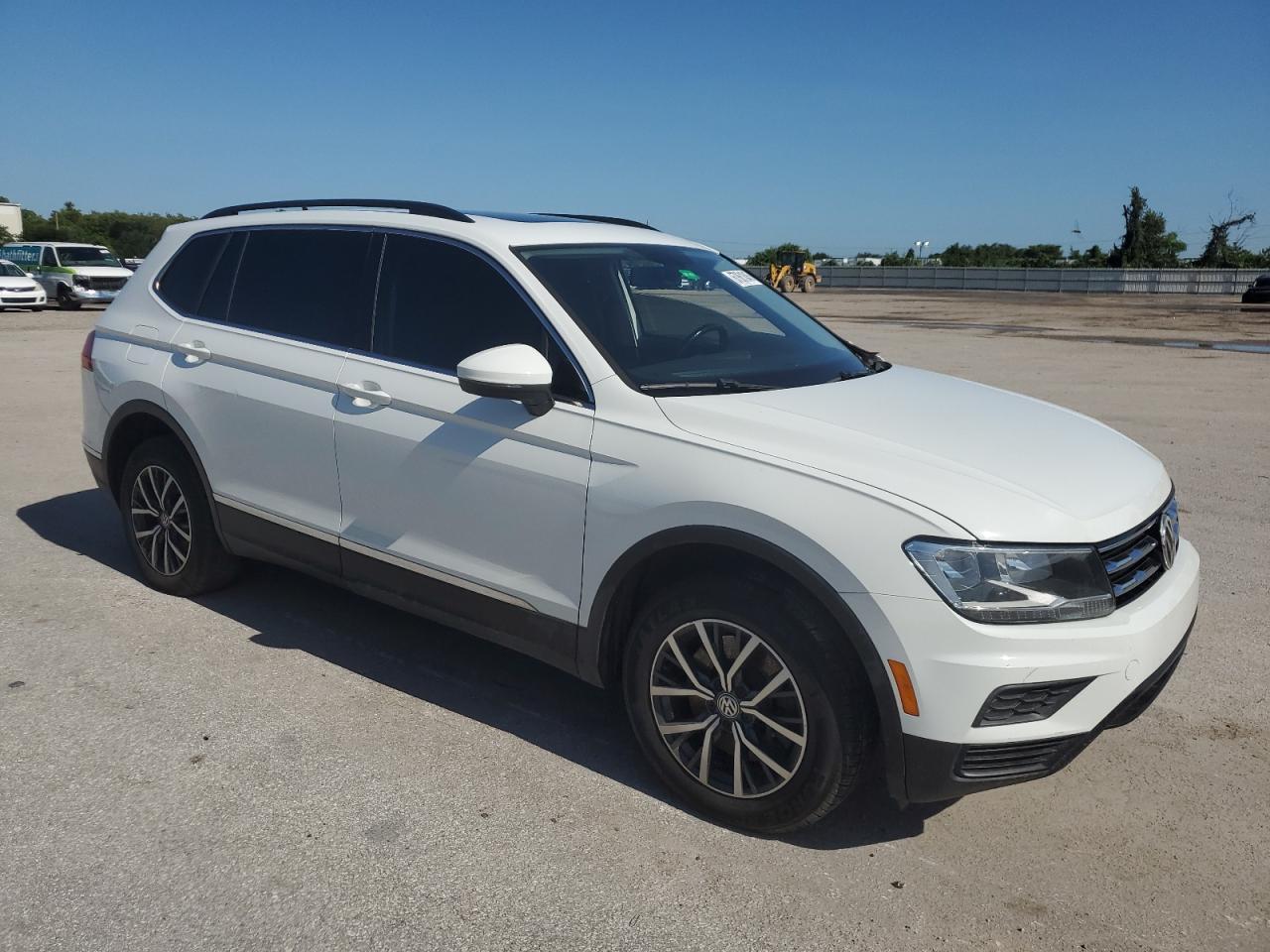 2018 Volkswagen Tiguan Se - Фото 4