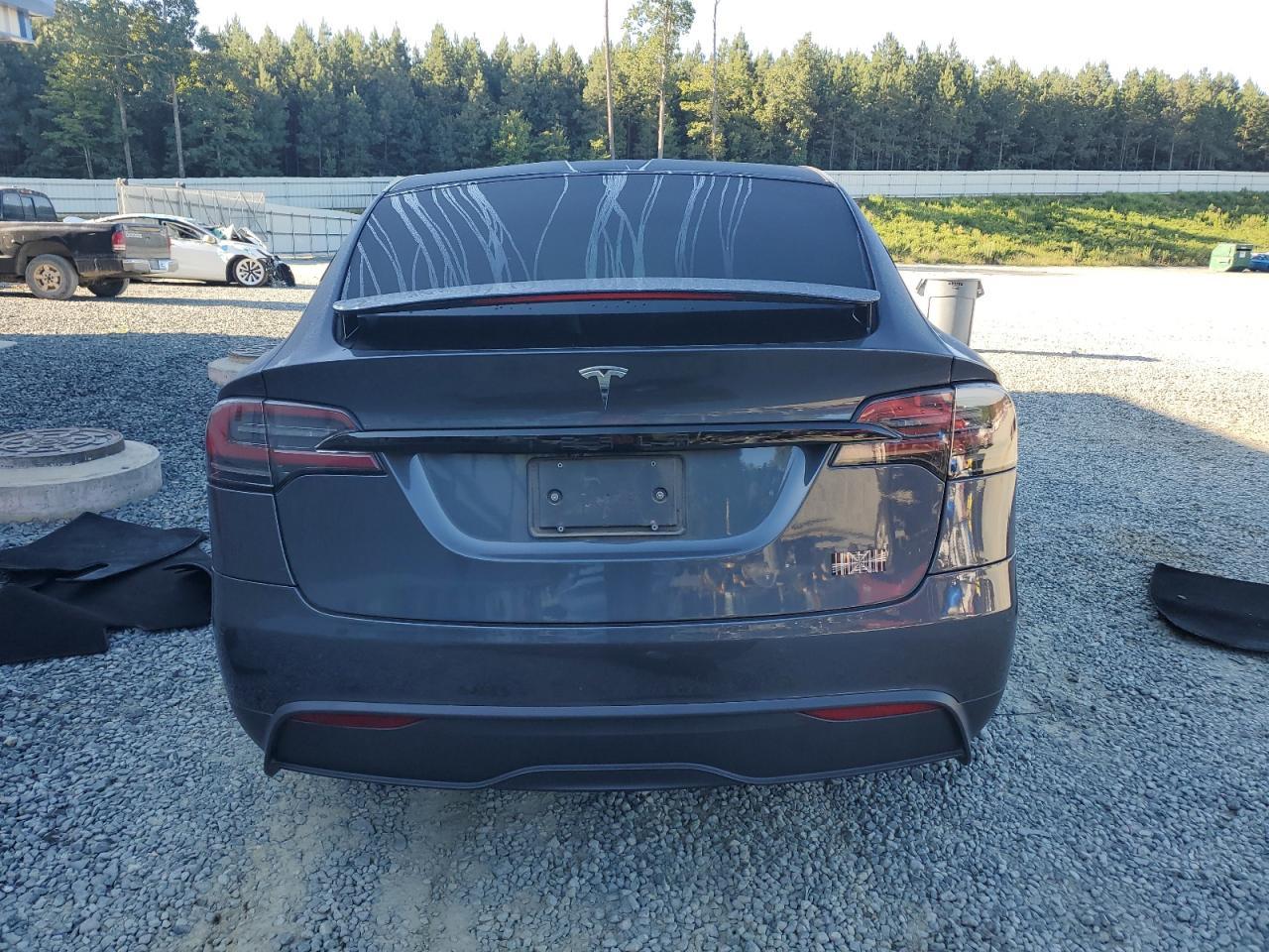 2022 Tesla Model X - Фото 6