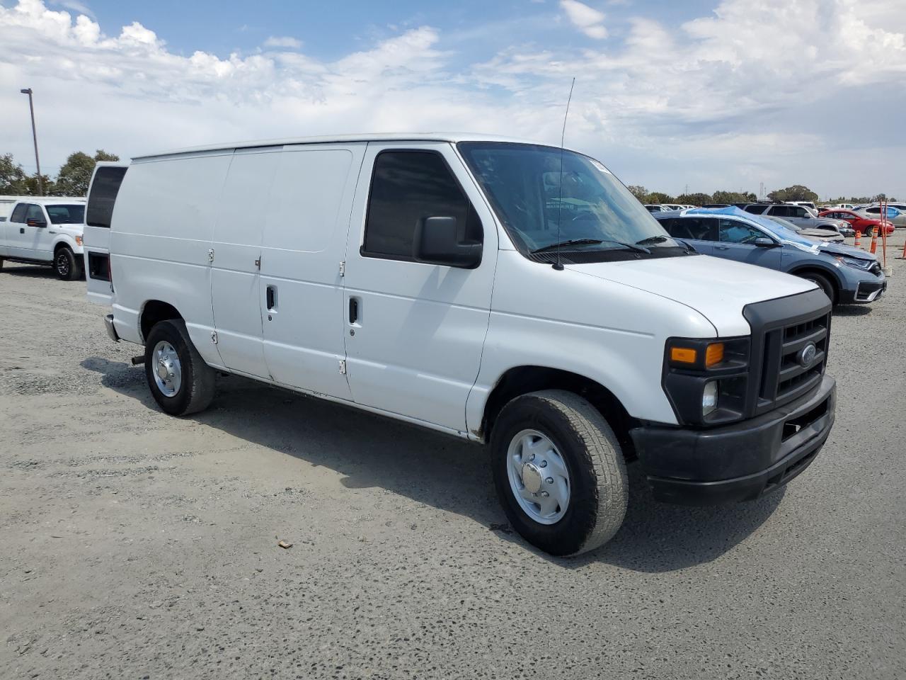 2009 Ford Econoline E150 Van - Image 4