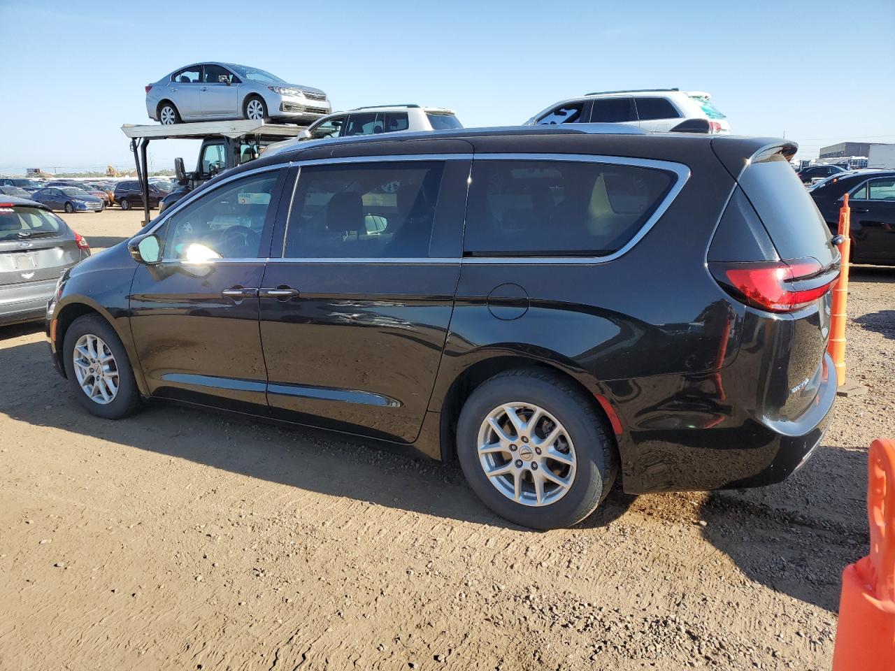 2021 Chrysler Pacifica Touring L - Фото 2
