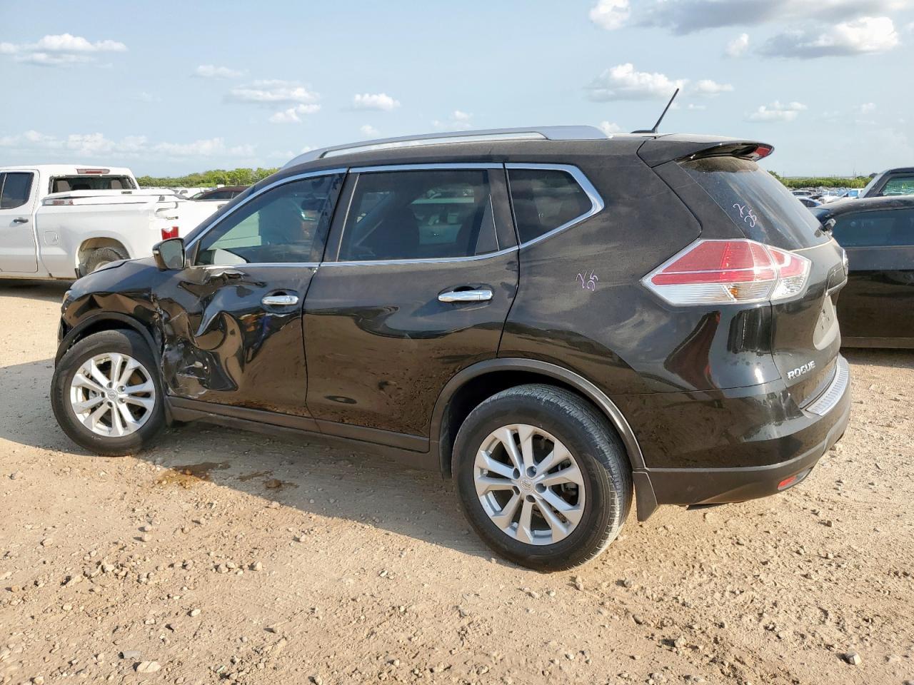 2015 Nissan Rogue S - Image 2
