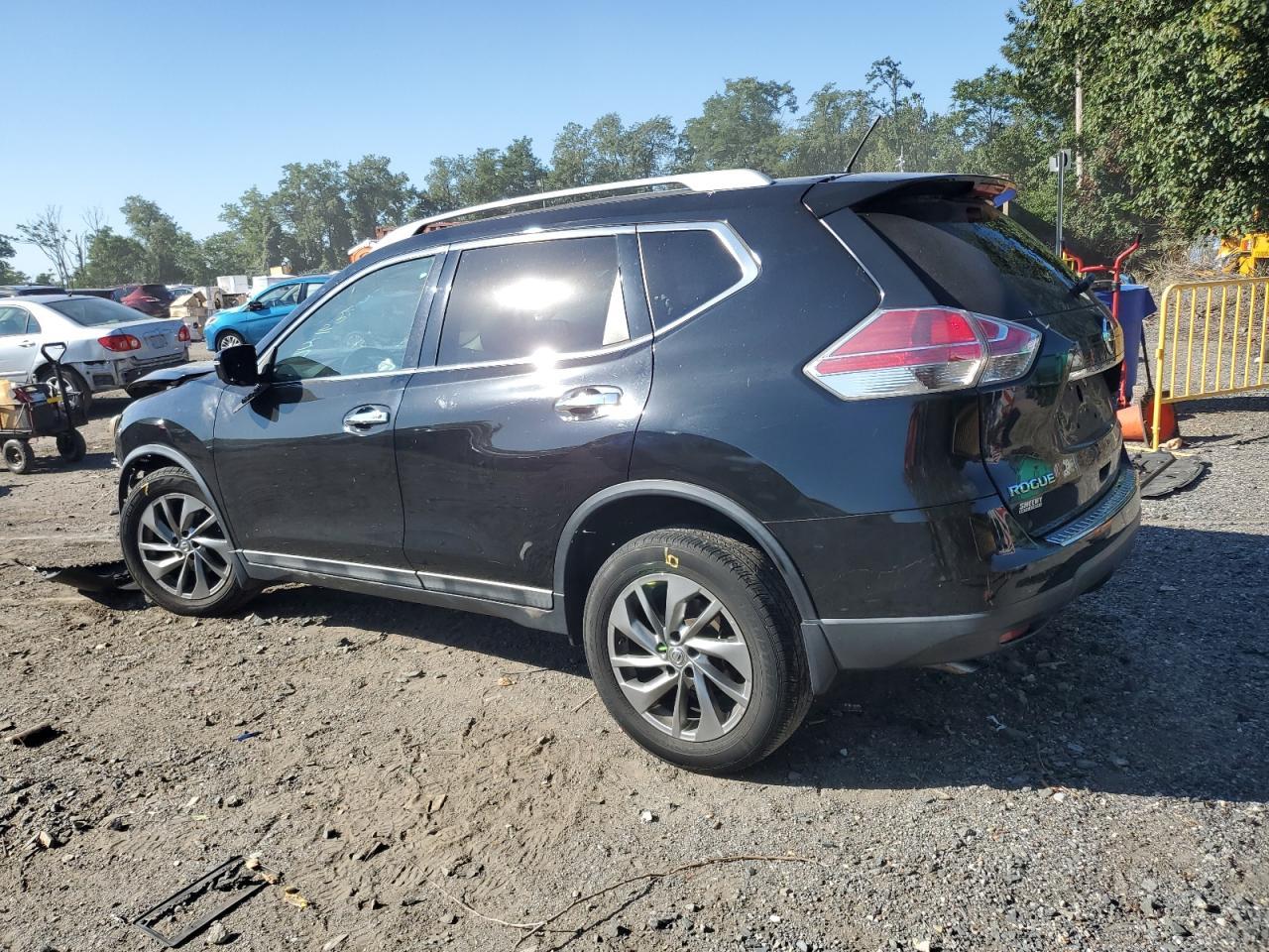 2015 Nissan Rogue S - Фото 2