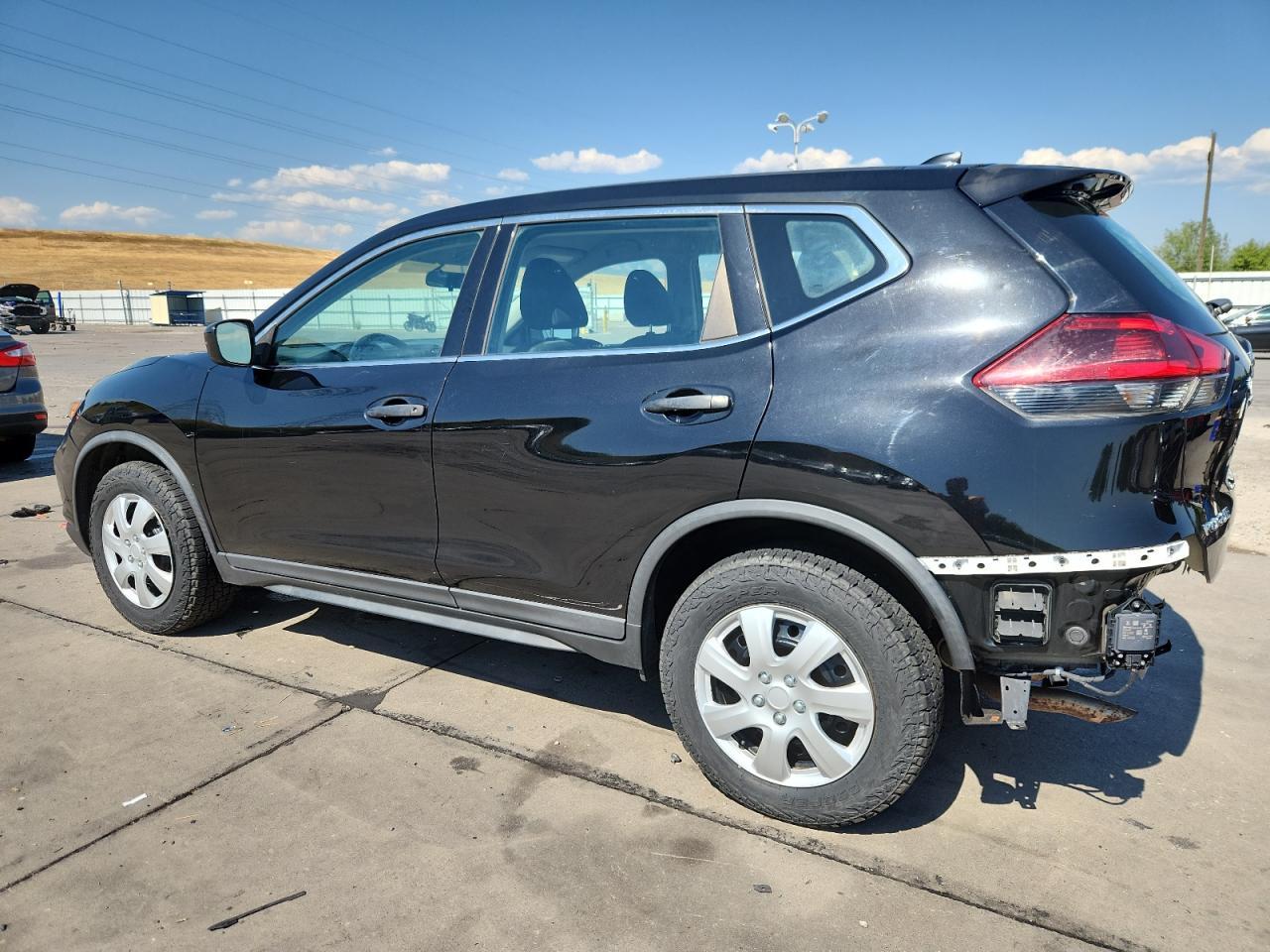 2018 Nissan Rogue S - Фото 2