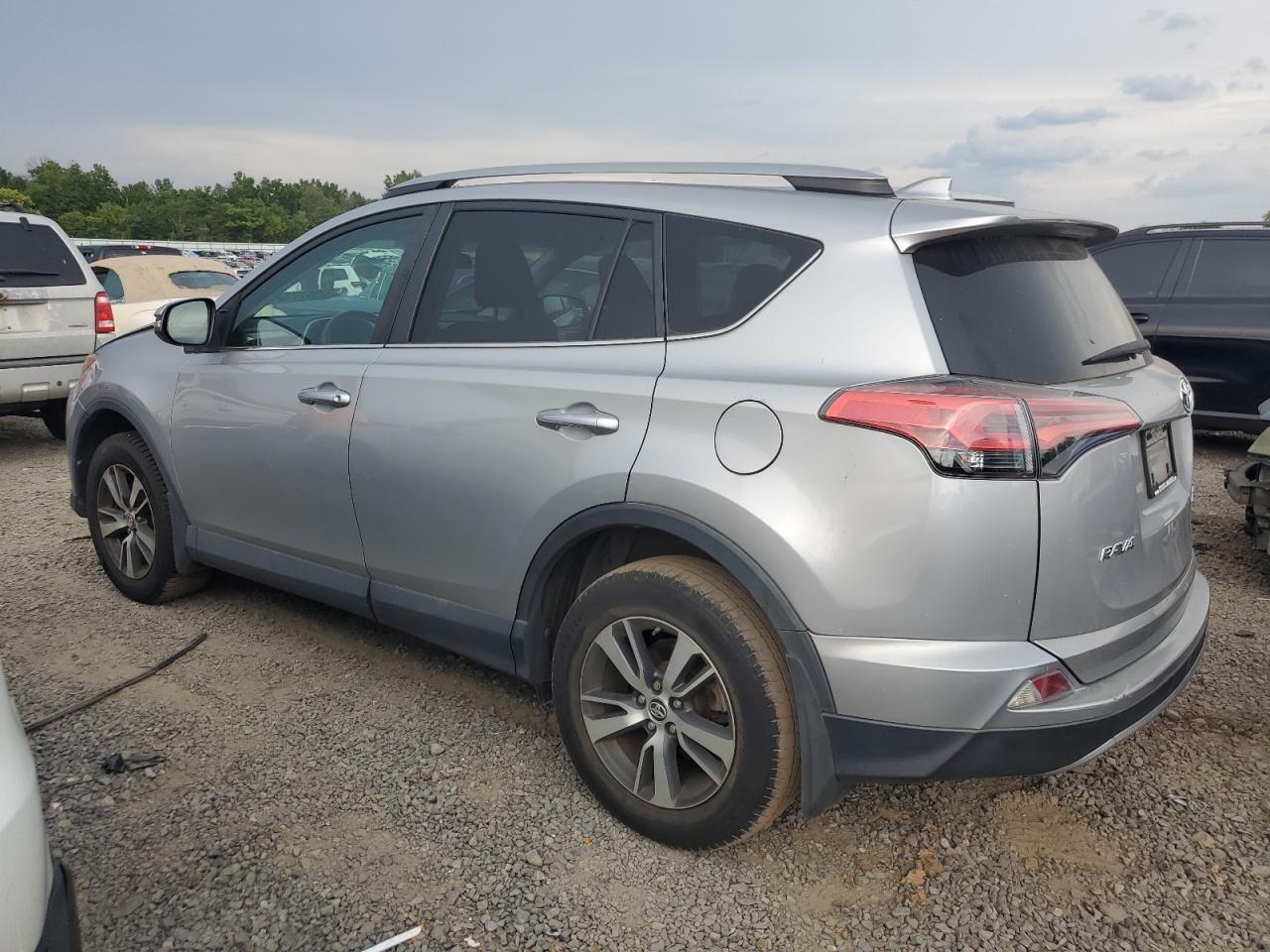 2018 Toyota Rav4 Adventure - Фото 2