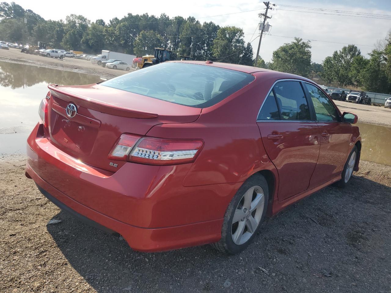 2010 Toyota Camry Base - Фото 3