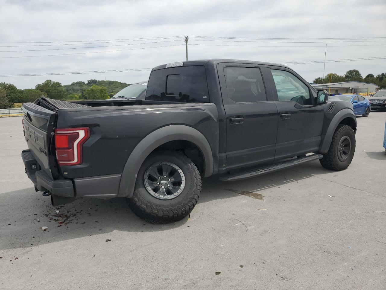 2017 Ford F150 Raptor - Фото 3